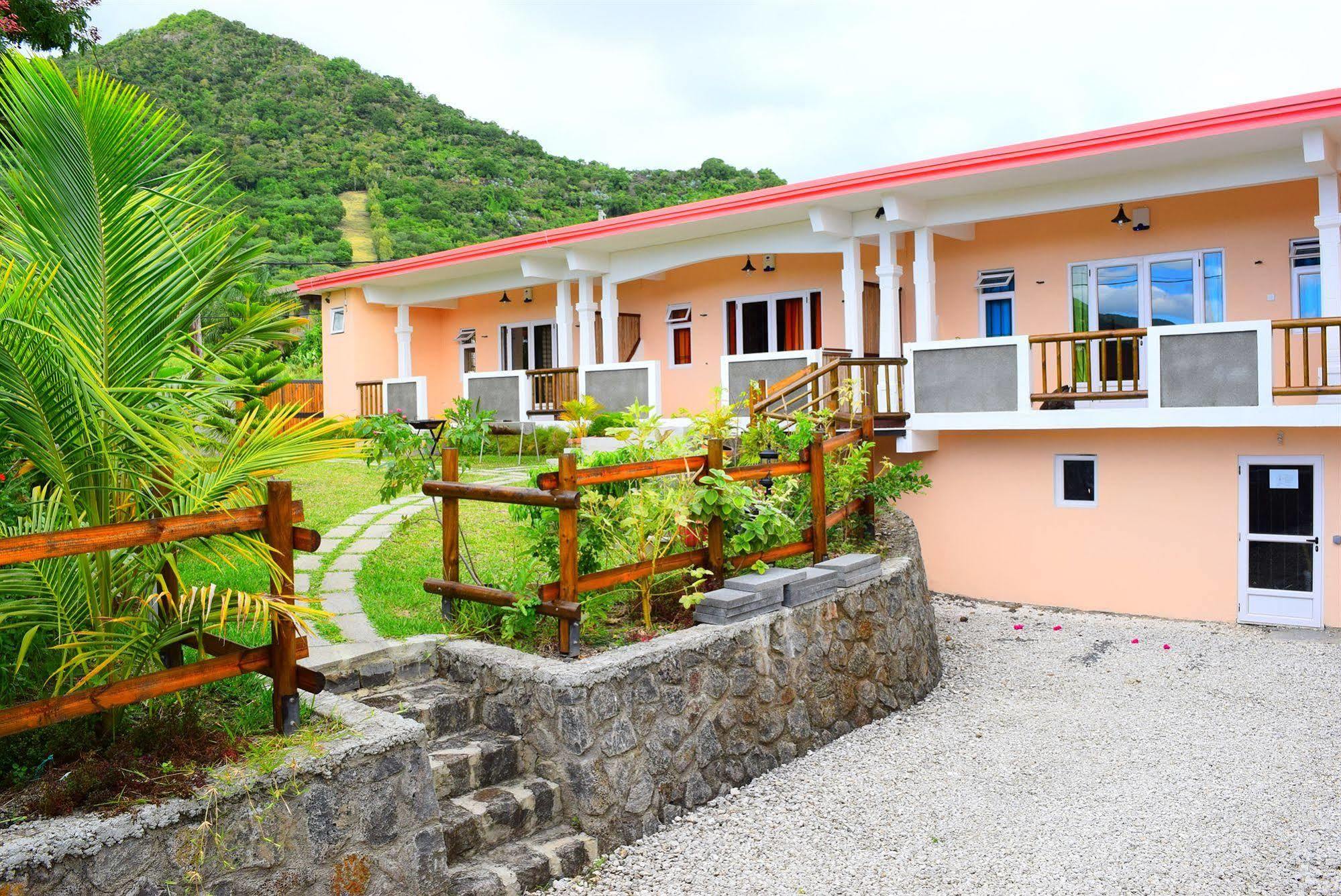 Hotel Mountain View La Gaulette Esterno foto